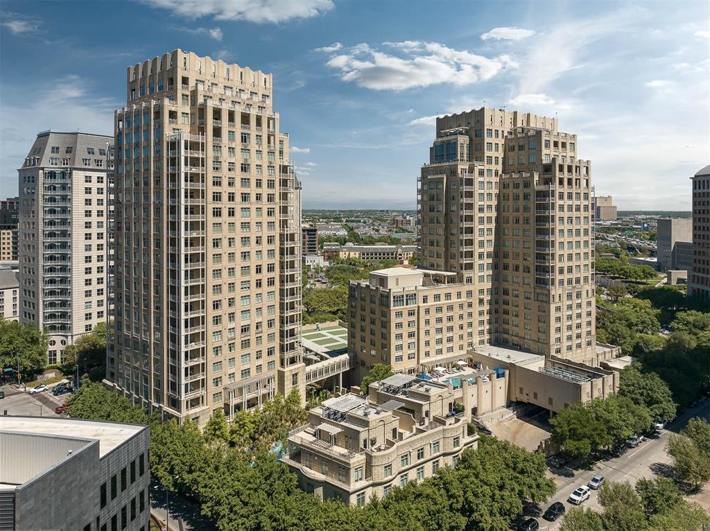 Ritz-Carlton Residences luxury building